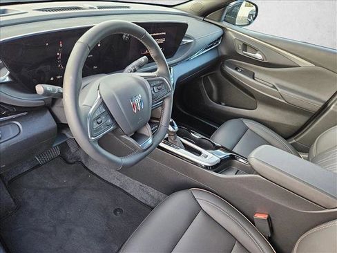 New 2025 Buick Envista Avenir image 3