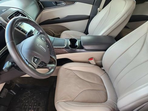 Used 2018 Lincoln MKX Reserve w/ Lincoln MKX Climate Package FWD image 12