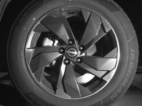 Used 2025 Nissan Rogue SV image 12