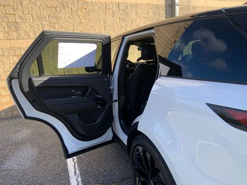 New 2025 Land Rover Range Rover Sport SE image 12