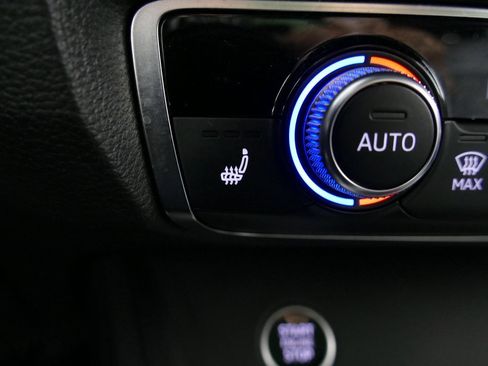 Used 2024 Audi Q3 2.0T Premium image 20