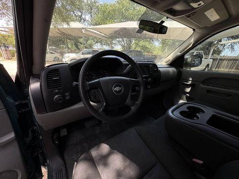 Used 2010 Chevrolet Silverado 1500 W/T RWD image 7