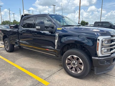 Used 2024 Ford F350 King Ranch w/ FX4 Off-Road Package AWD/4WD image 5