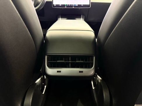 Used 2019 Tesla Model 3 Standard Range image 26