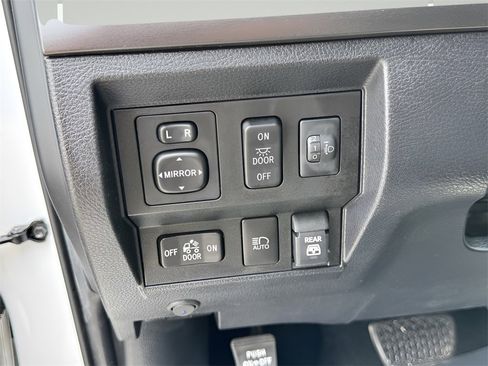 Used 2021 Toyota Tundra SR5 w/ Convenience Package image 37