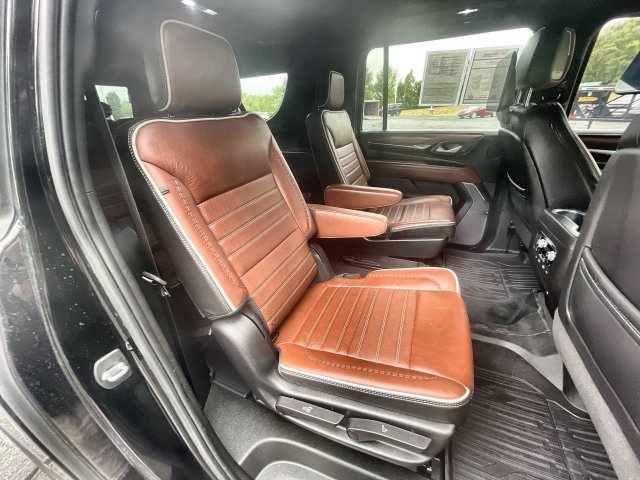 Used 2023 GMC Yukon XL Denali Ultimate AWD/4WD image 29