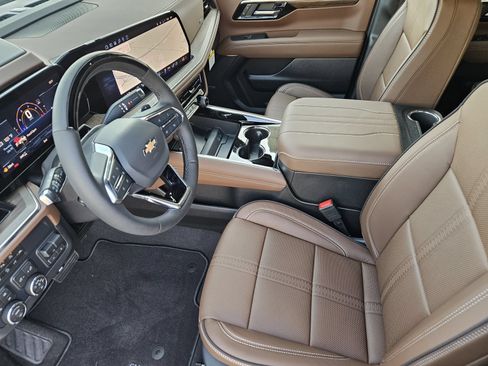 New 2026 Chevrolet Suburban High Country AWD/4WD image 14