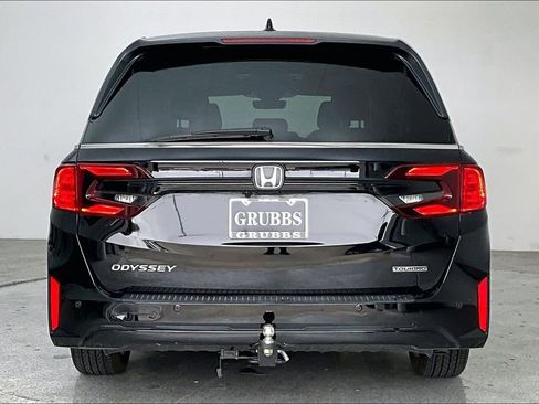 Used 2025 Honda Odyssey Touring image 6