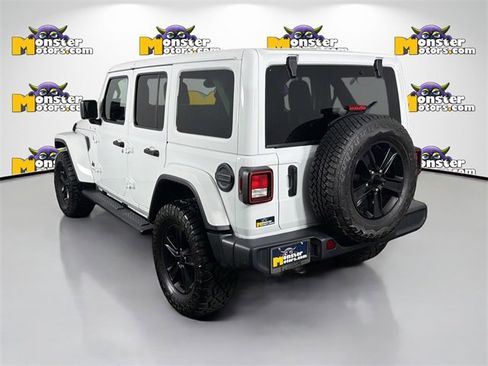 Used 2021 Jeep Wrangler Unlimited Sahara image 7