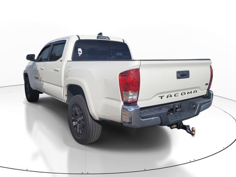 Used 2021 Toyota Tacoma SR5 RWD image 5