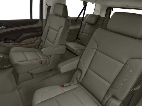 Used 2018 Chevrolet Suburban Premier image 9