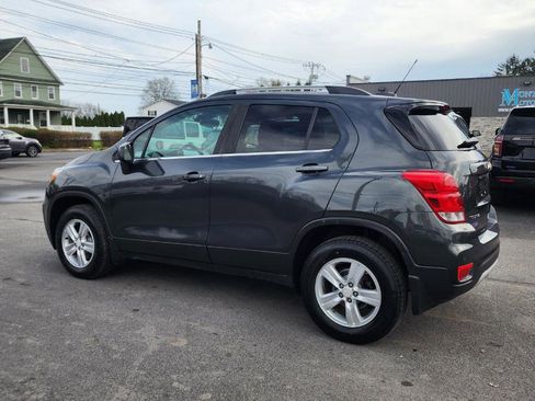 Used 2017 Chevrolet Trax LT w/ Driver Confidence Package image 4