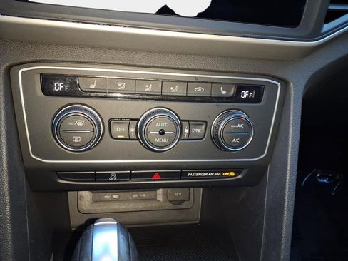 Used 2021 Volkswagen Atlas Cross Sport SE image 17