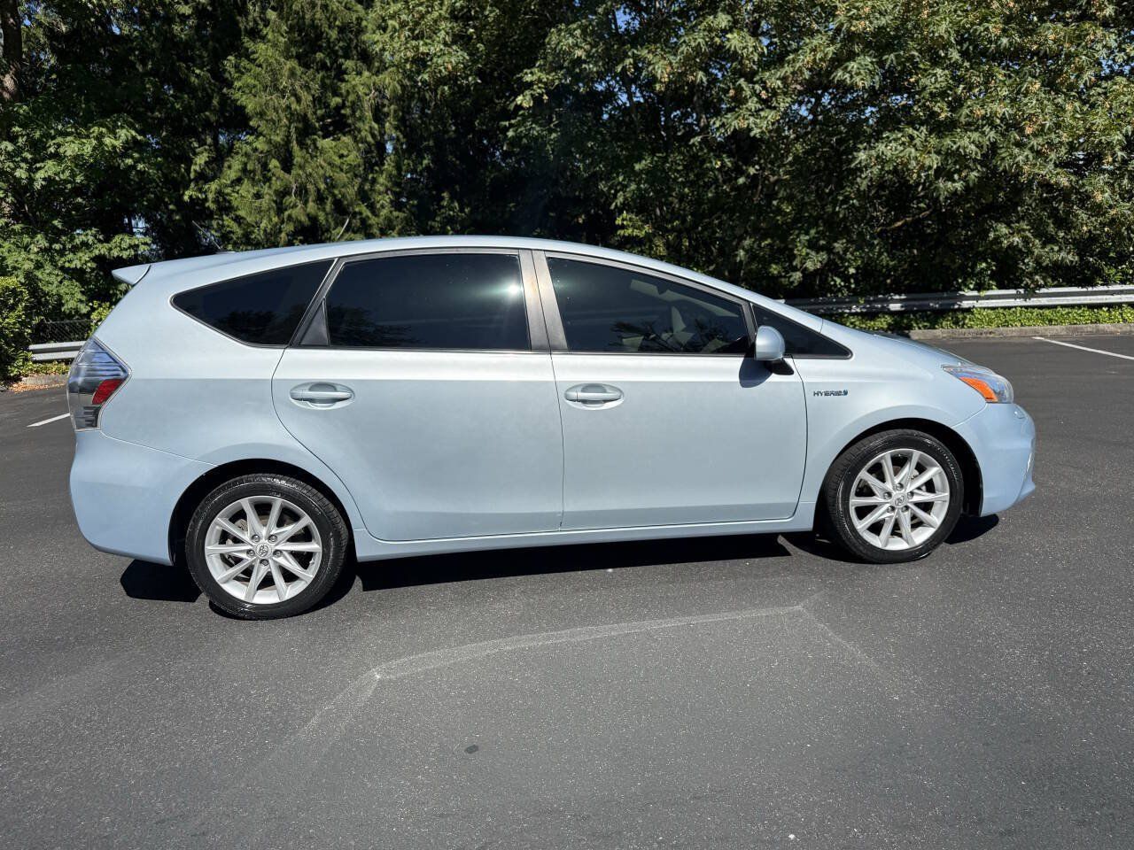 Used 2012 Toyota Prius V Five FWD image 7