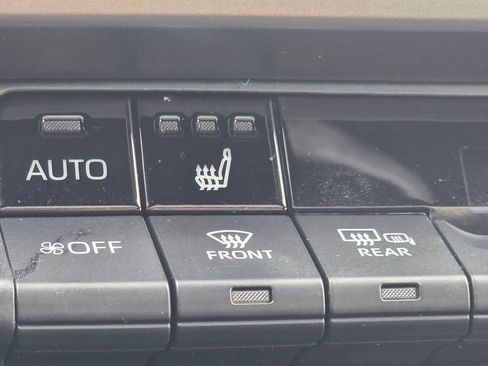 Used 2025 Toyota Camry XSE AWD/4WD image 28