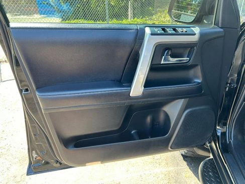 Used 2020 Toyota 4Runner SR5 Premium image 11