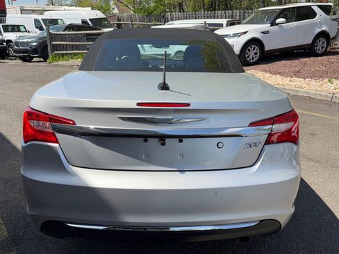 Used 2012 Chrysler 200 Touring image 2