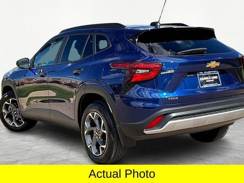 Used 2024 Chevrolet Trax LT w/ Driver Confidence Package image 12