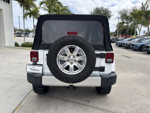 Used 2017 Jeep Wrangler Unlimited Sahara w/ Connectivity Group image 3