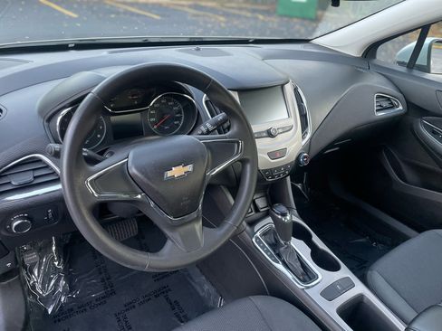 Used 2017 Chevrolet Cruze LS image 11