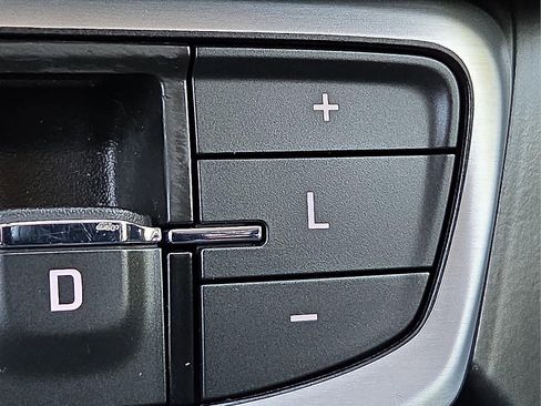 Used 2024 GMC Terrain SLE FWD image 22