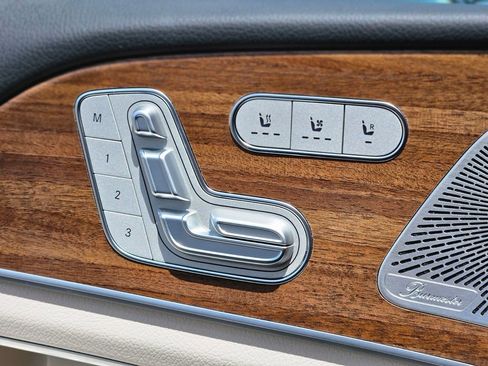 Certified 2025 Mercedes-Benz GLS 450 4MATIC image 17
