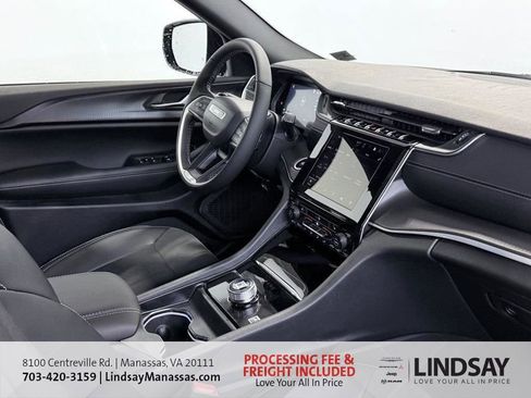 New 2025 Jeep Grand Cherokee Altitude AWD/4WD image 10