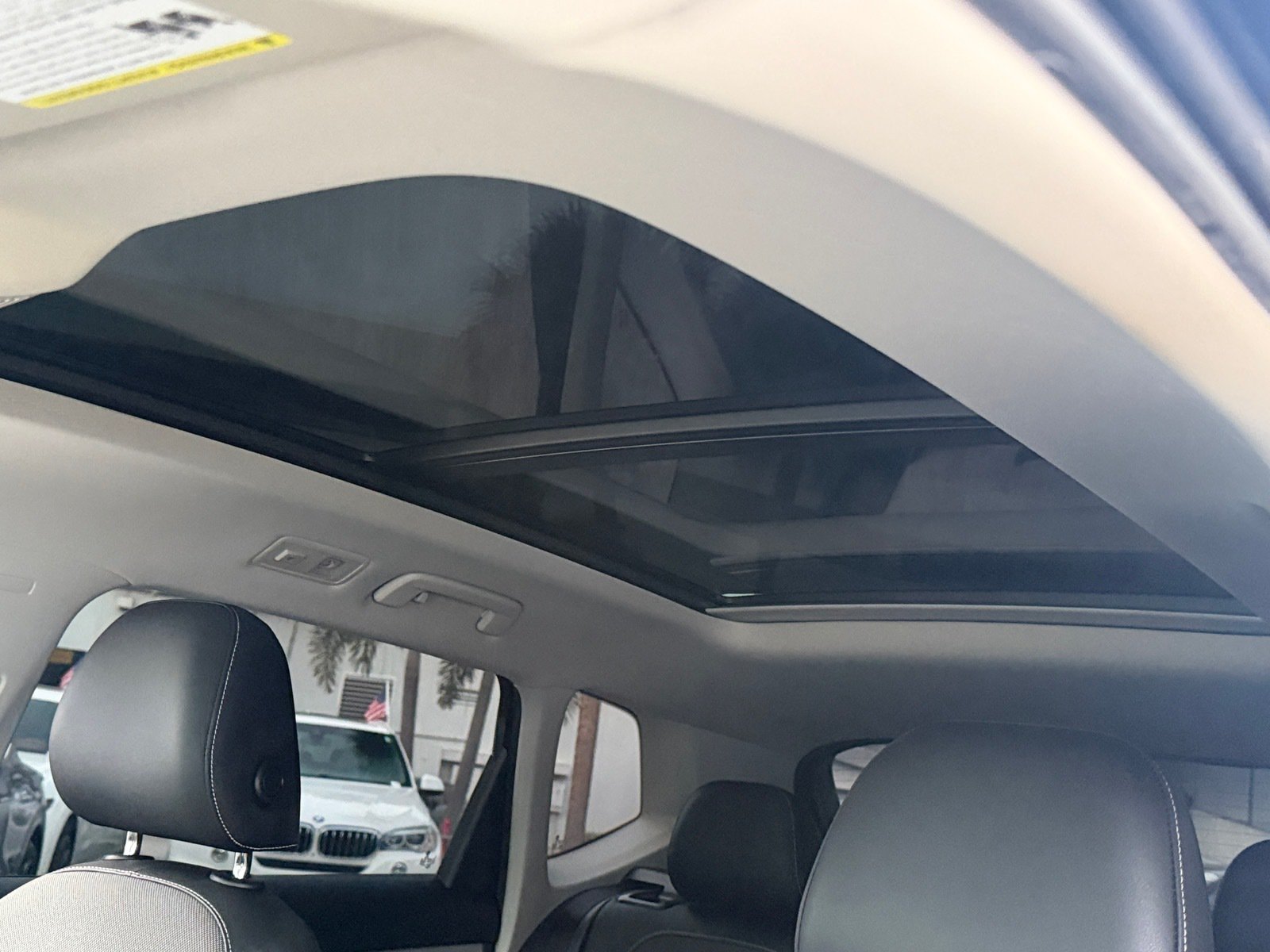 Used 2023 Volkswagen Taos SE w/ Panoramic Sunroof Package FWD image 20