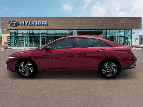 New 2025 Hyundai Elantra SEL FWD image 3