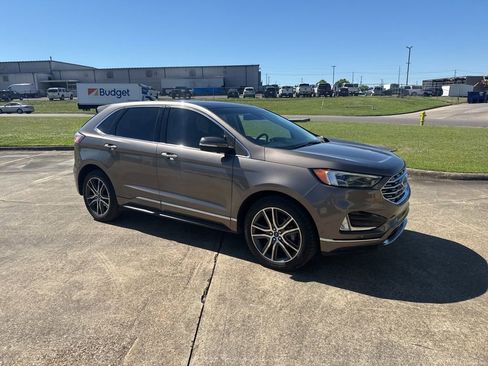 Used 2019 Ford Edge Titanium w/ Equipment Group 301A image 12
