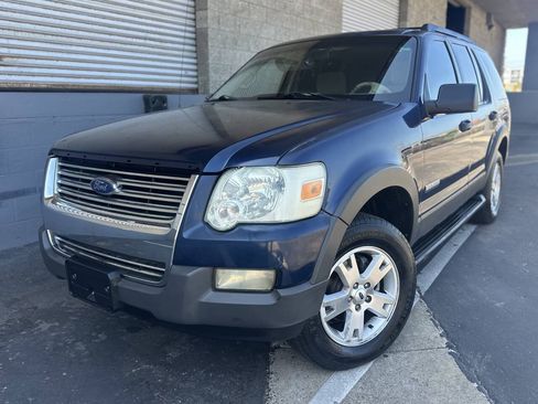 Used 2006 Ford Explorer XLT RWD image 1
