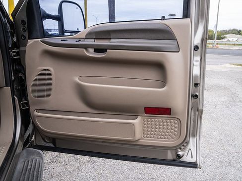 Used 2004 Ford F250 XL image 12