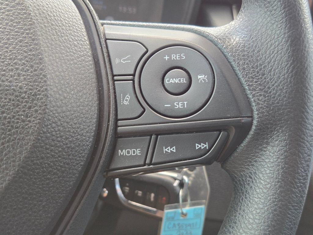 Used 2022 Toyota Corolla LE FWD image 22