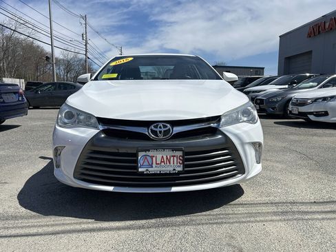 Used 2016 Toyota Camry LE FWD image 2