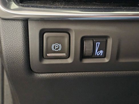 Used 2021 Cadillac XT4 Sport AWD/4WD image 19