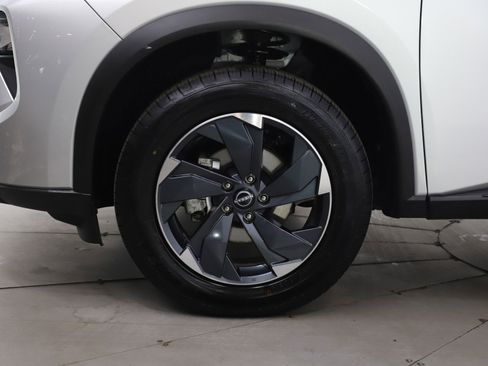 Used 2025 Nissan Rogue SV AWD/4WD image 31
