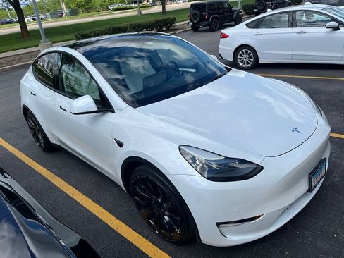 Used 2022 Tesla Model Y Performance AWD/4WD image 2