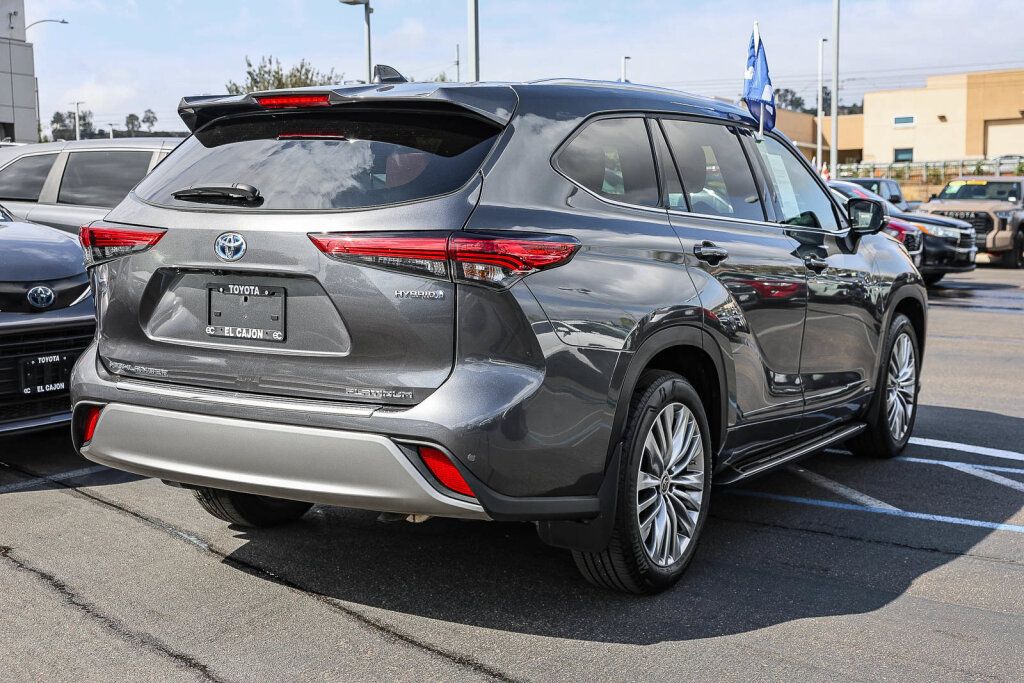 Used 2023 Toyota Highlander Platinum AWD/4WD image 27