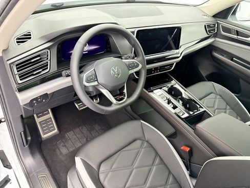 New 2026 Volkswagen Atlas Peak Edition AWD/4WD image 9