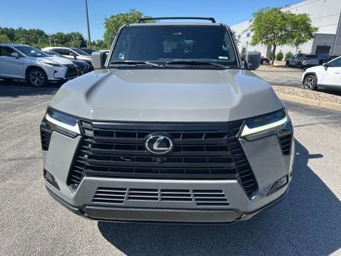 Used 2024 Lexus GX 550 w/ Accessory Package (2T) AWD/4WD image 9