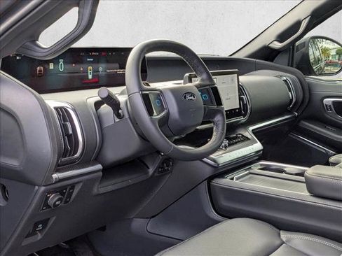 New 2026 Ford Expedition Platinum AWD/4WD image 3