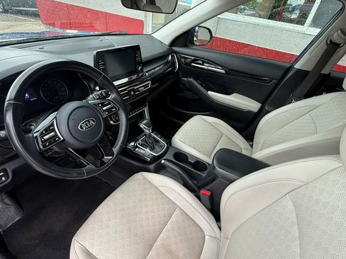 Used 2021 Kia Seltos EX AWD/4WD image 9