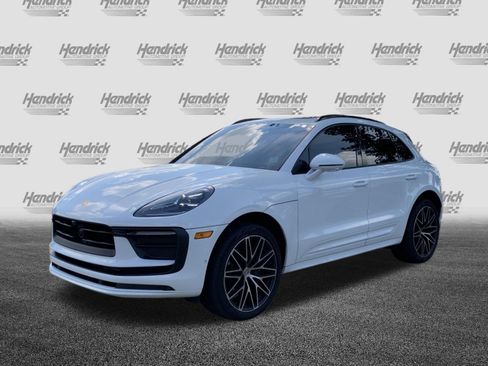 Used 2025 Porsche Macan AWD/4WD image 5
