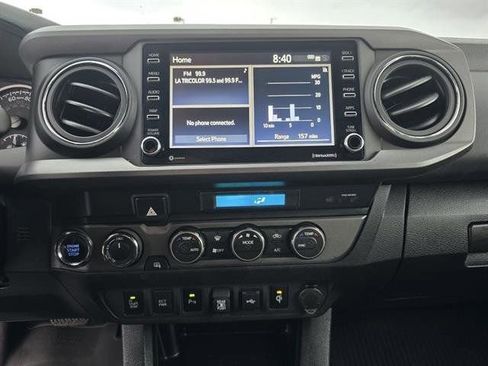 Used 2022 Toyota Tacoma TRD Off-Road image 8