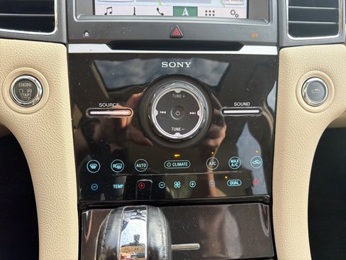 Used 2018 Ford Taurus Limited w/ Driver Assist Package FWD image 25