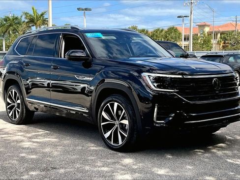 Certified 2024 Volkswagen Atlas SEL Premium R-Line image 2
