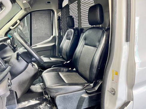 Used 2022 Ford Transit 250 Medium Roof AWD image 7