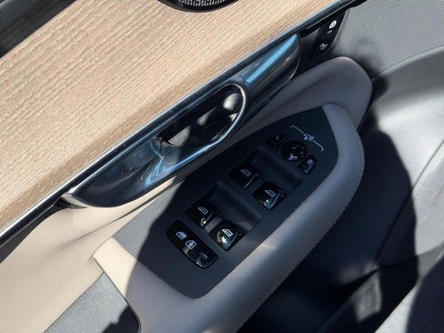 New 2026 Volvo XC90 T8 Ultra w/ Protection Package Premier image 10