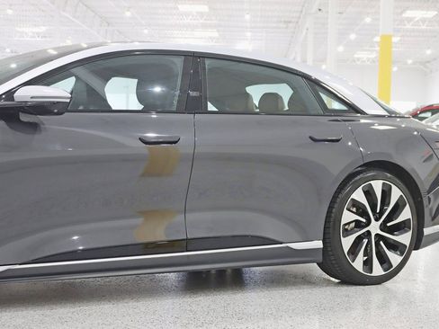 Used 2022 Lucid Air Grand Touring image 4