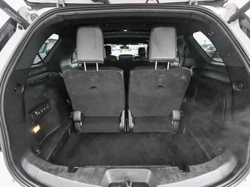 Used 2019 Ford Explorer Limited w/ Ford Safe & Smart Package image 16